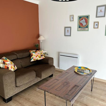 Les Plantades Aveyronnaises Apartamento Saint-Georges-de-Luzençon Exterior foto