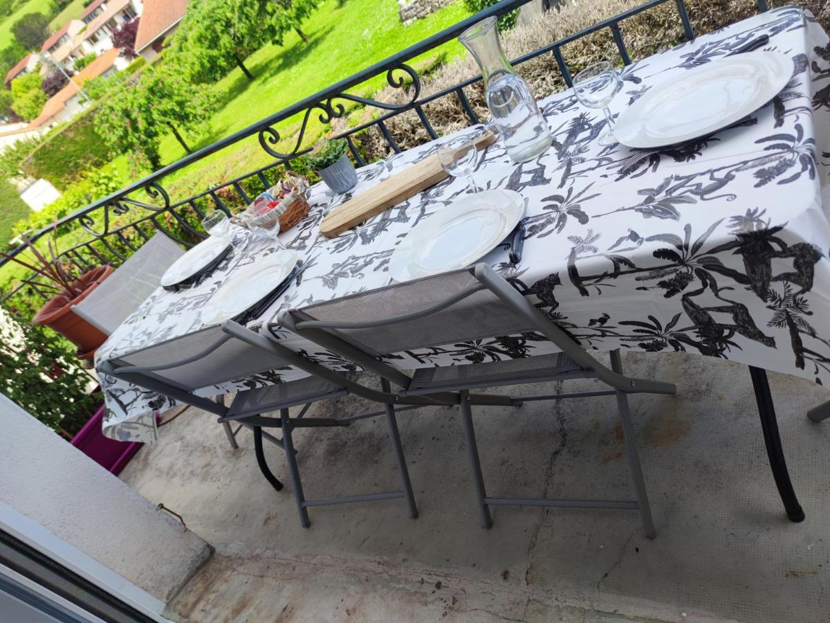 Les Plantades Aveyronnaises Apartamento Saint-Georges-de-Luzençon Exterior foto